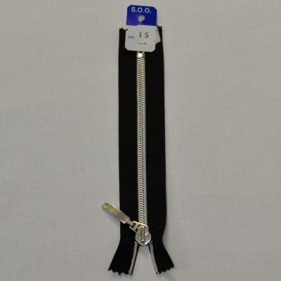 VETOKETJU, muovi - umpi - musta/hopea