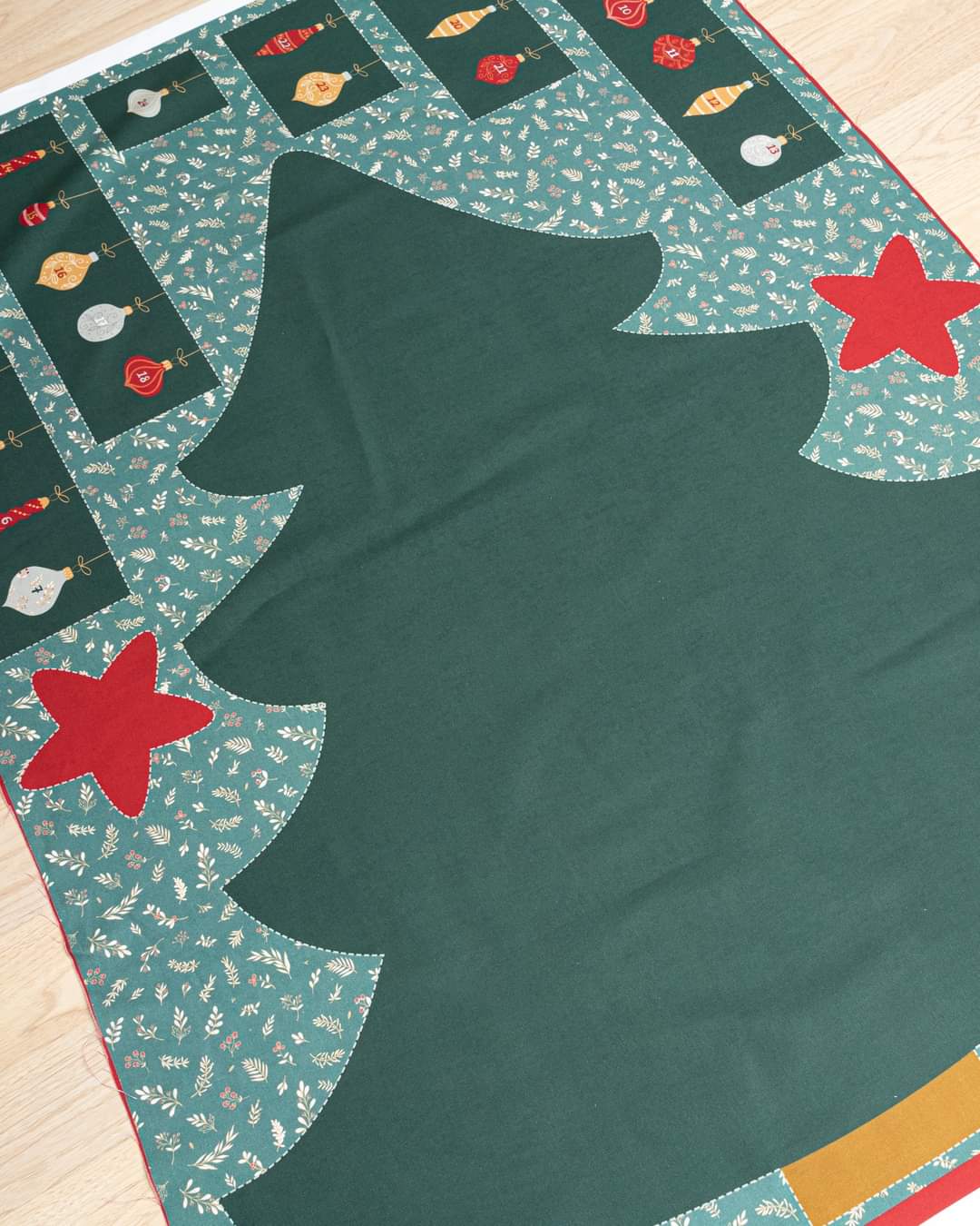 joulukalenterin ompelu