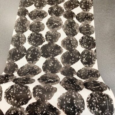 mustavalkoinen liinakangas