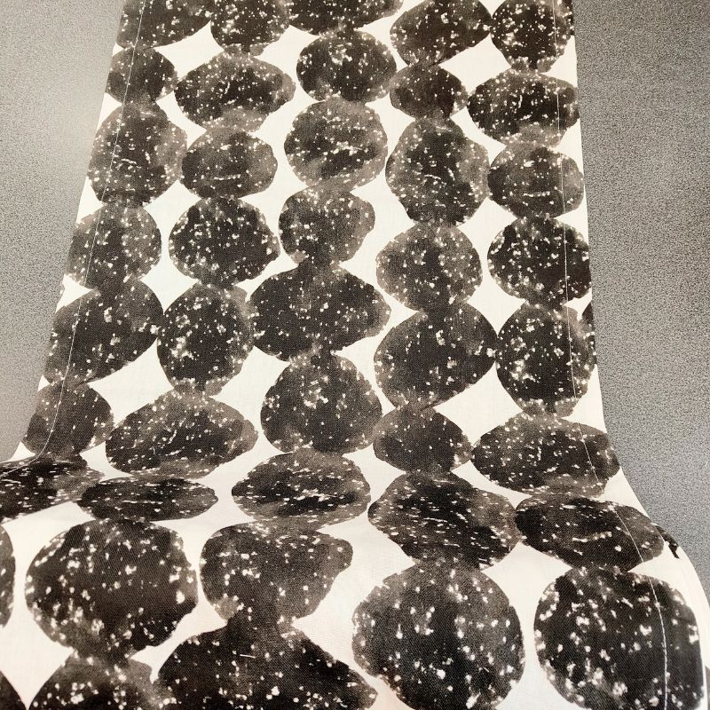 mustavalkoinen liinakangas